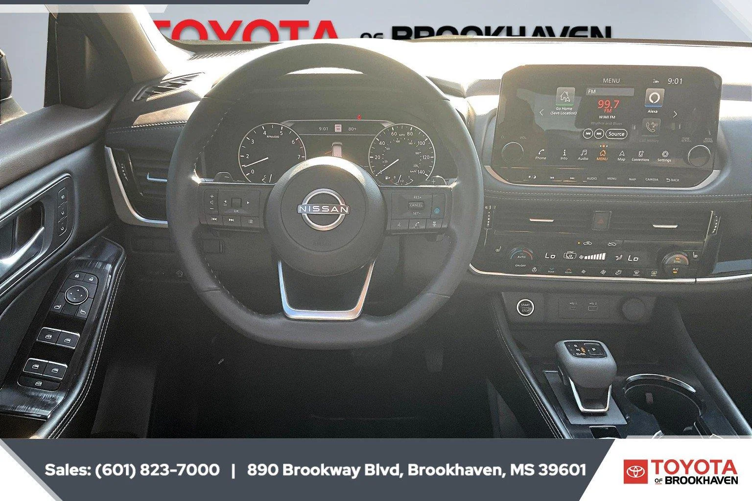 Used 2023 Super Black Nissan SL image 5