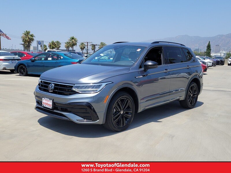 2022 Volkswagen Tiguan 2.0T SE R-Line Black's photo