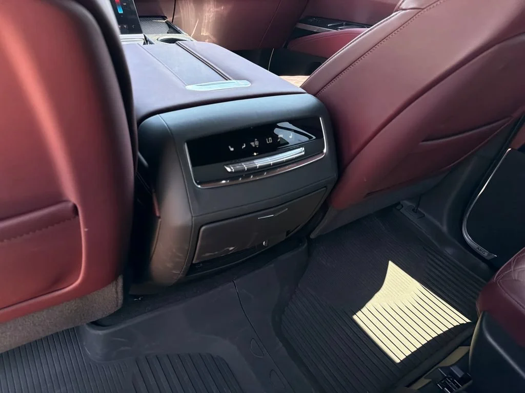 2026 Cadillac Escalade Sport - Photo 31