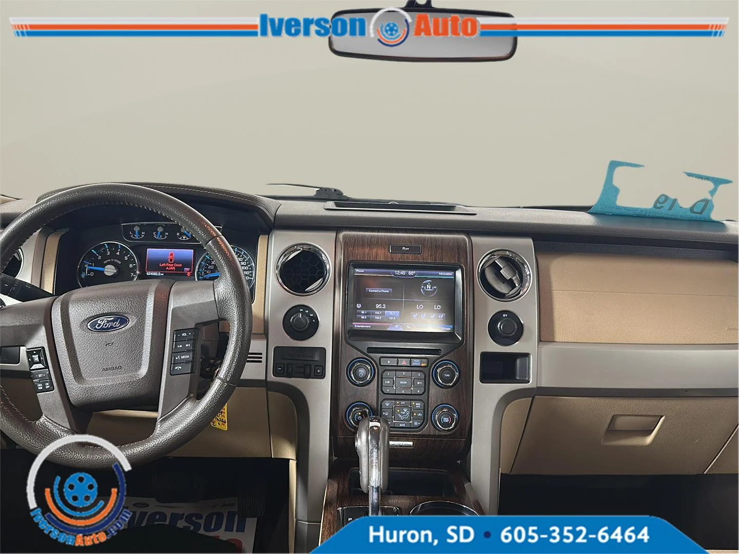 Used 2013 Green Gem Metallic/Pale Adobe Metallic Ford Lariat image 22