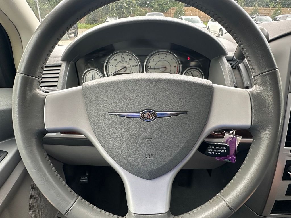 Used 2010 Gold Chrysler Touring image 26