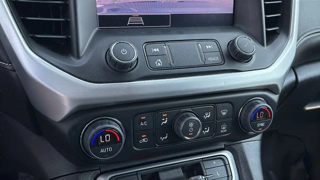 Used 2023 Silver GMC SLE image 29