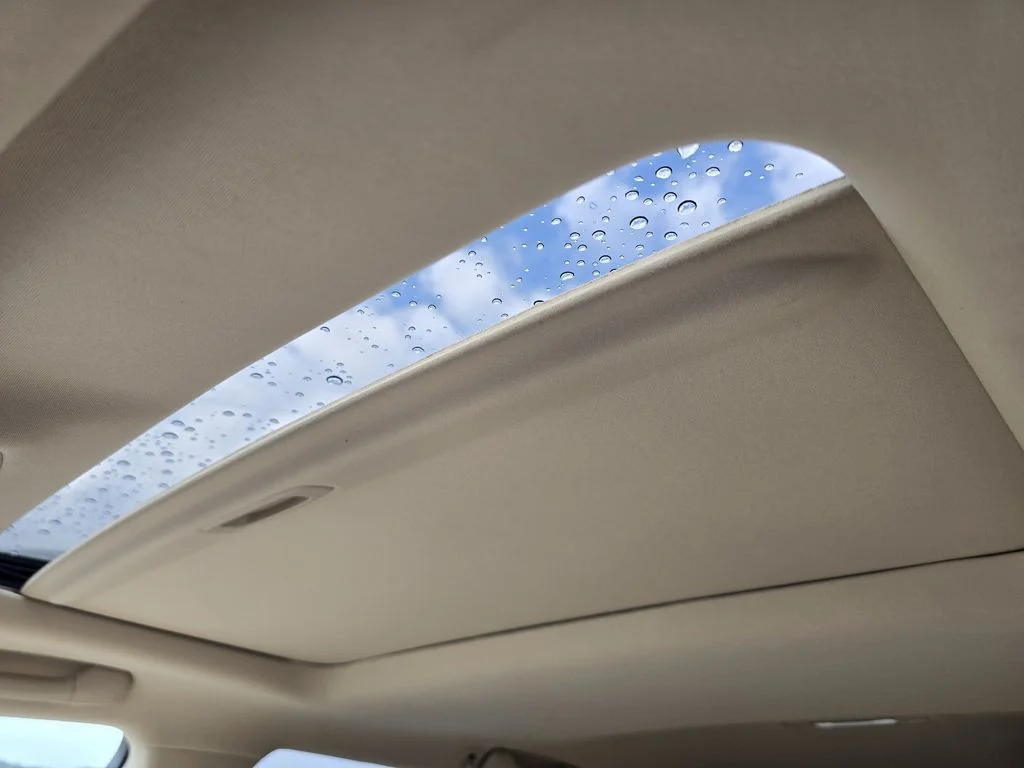 Used 2014 Starfire Pearl Lexus Base image 25