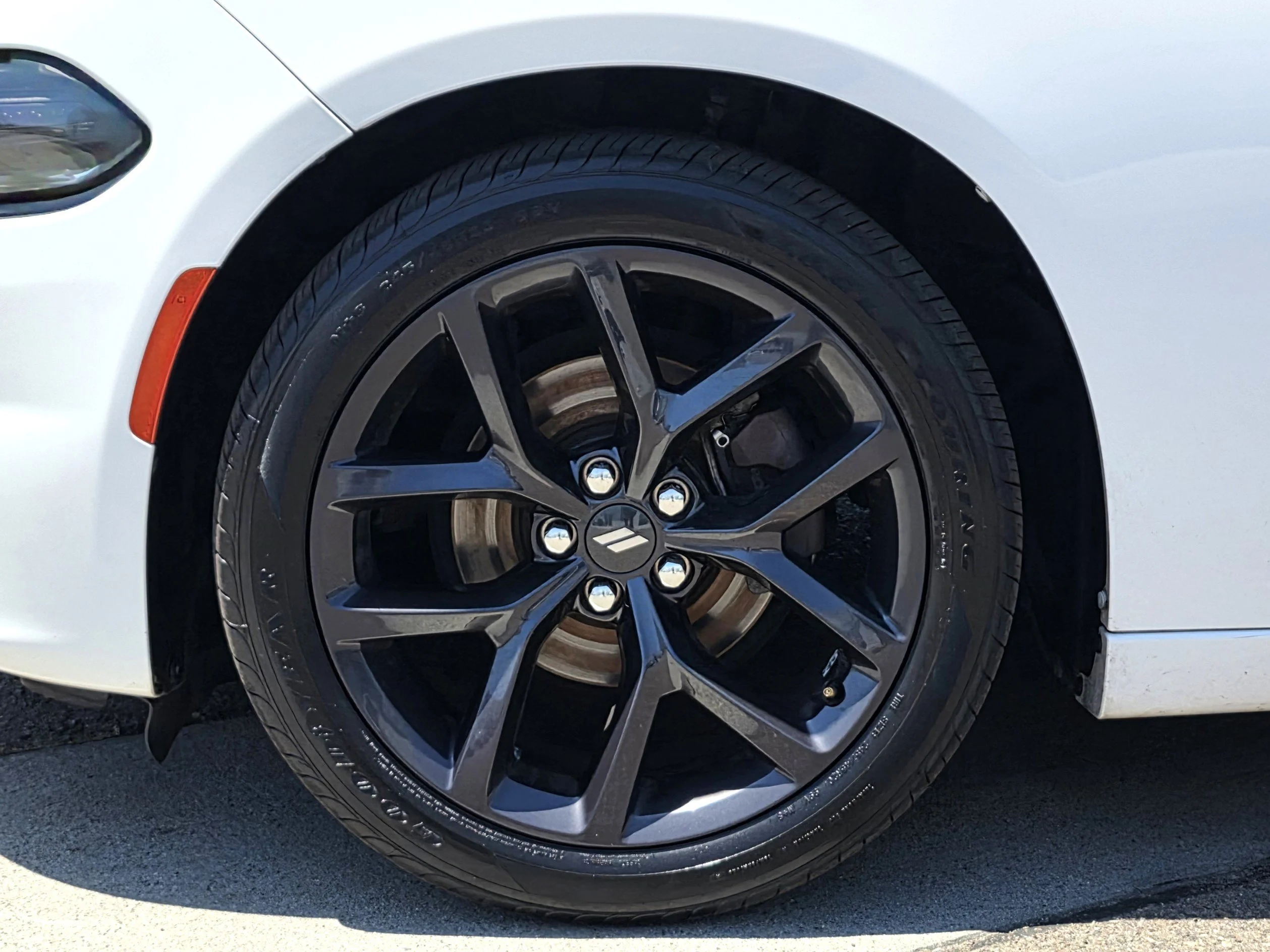 Used 2020 White Dodge SXT image 9