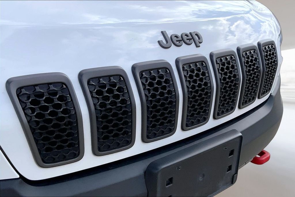 Used 2020 Bright White Clearcoat Jeep Trailhawk image 26