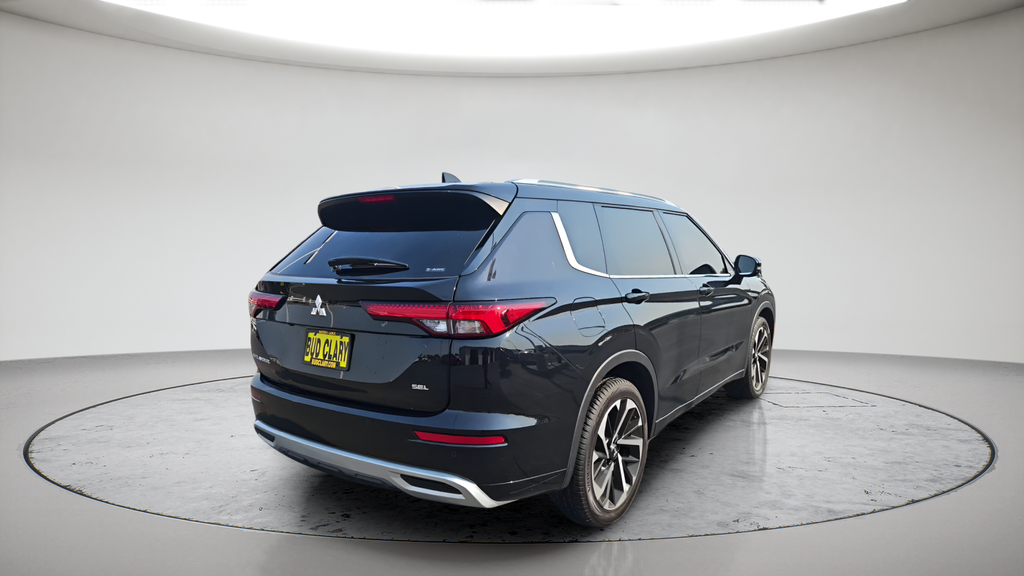 2023 Mitsubishi Outlander SEL - Photo 3