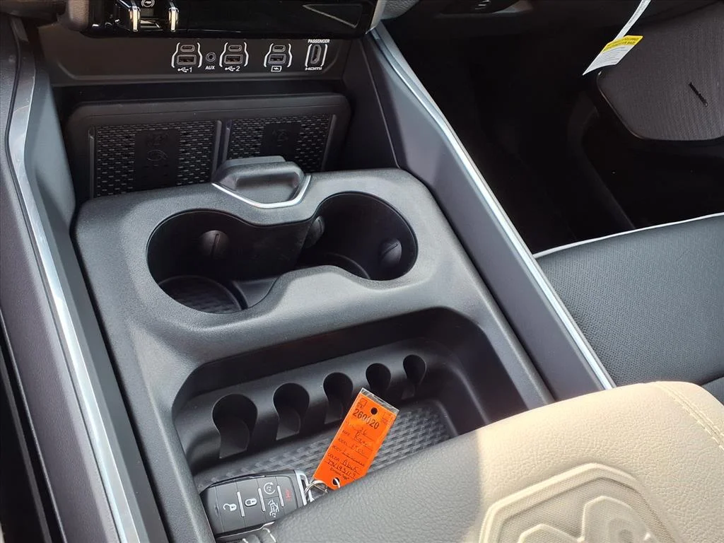 2026 RAM 1500 Laramie - Photo 10