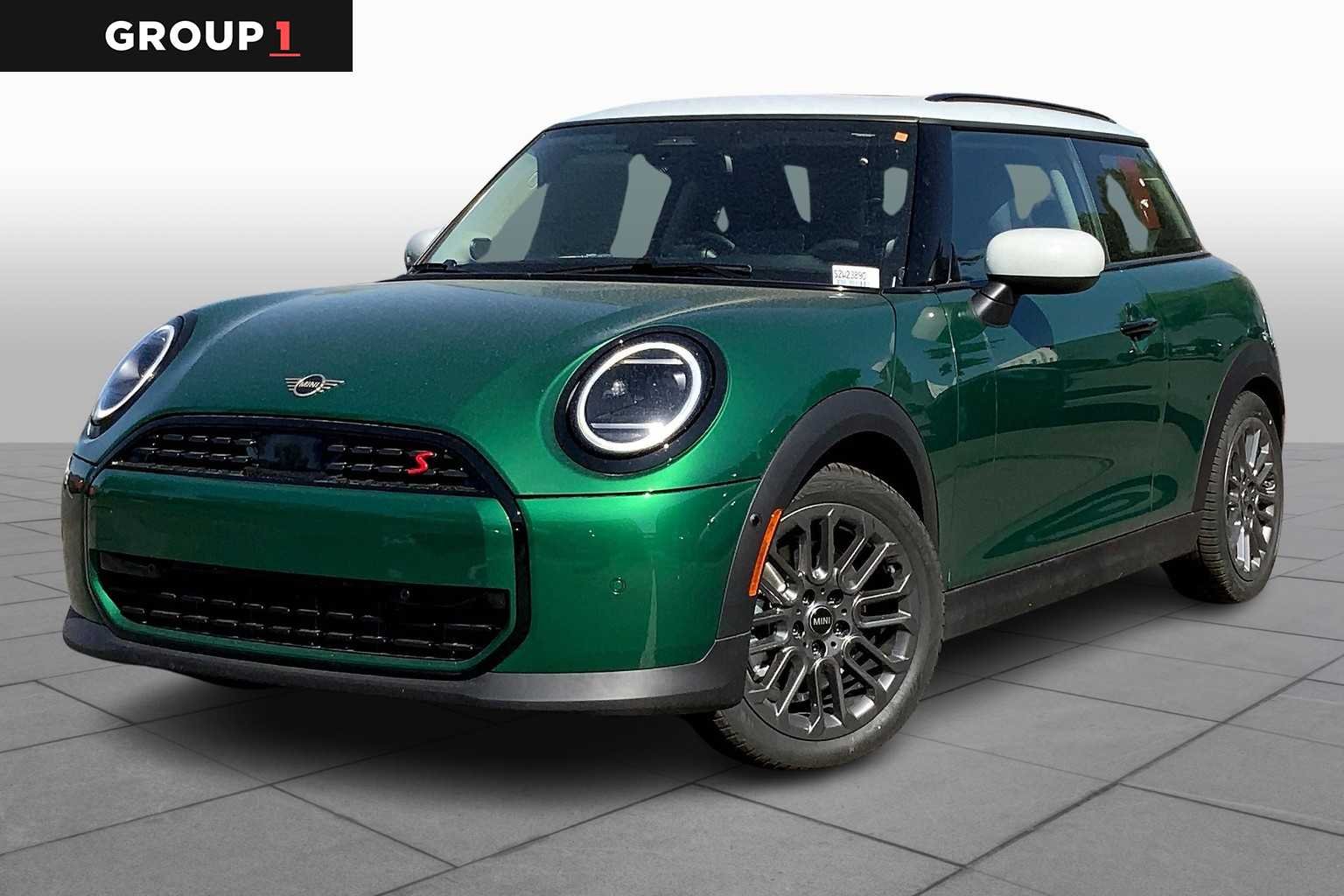 2025 MINI Hardtop Cooper S Signature's photo