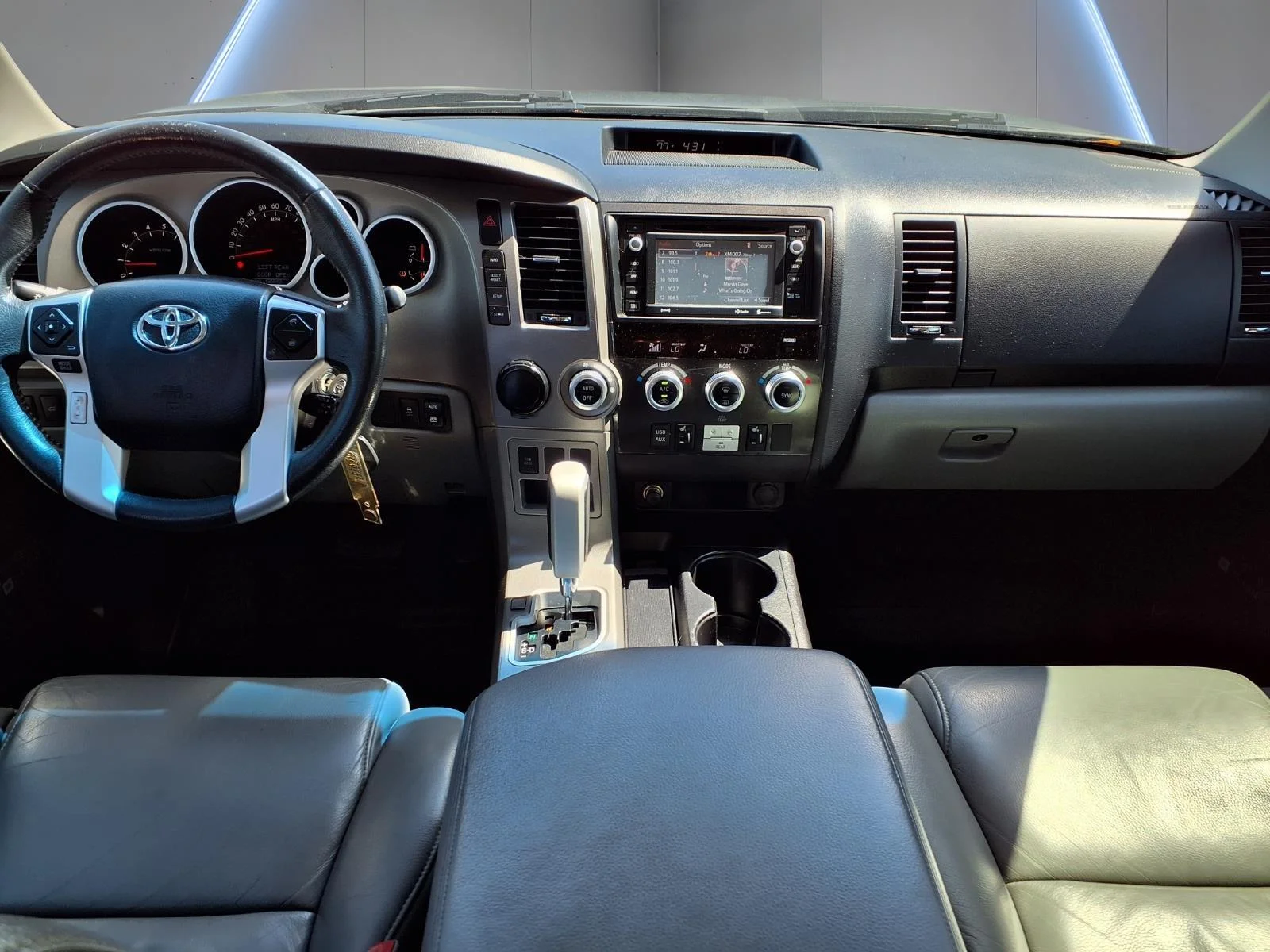 2016 Toyota Sequoia Limited - Photo 11