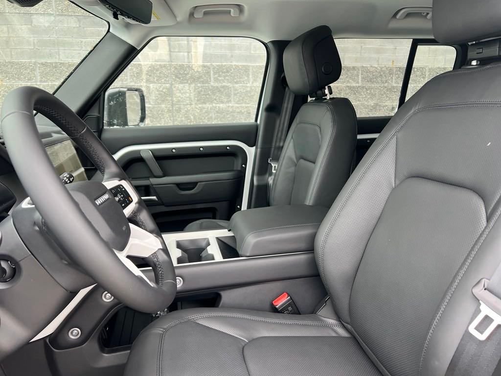 2025 Land Rover Defender S - Photo 12