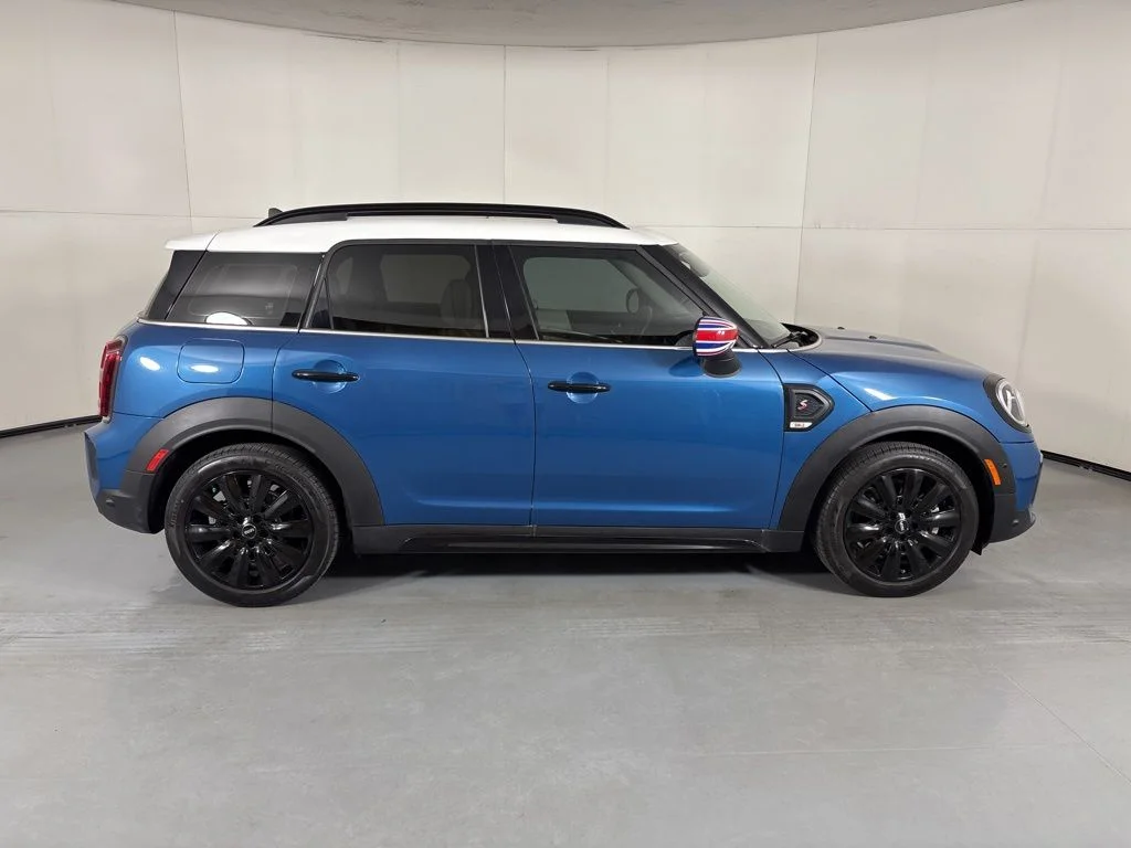 Used 2023 Island Blue Metallic MINI Iconic image 9
