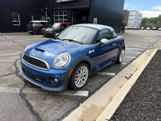Used 2013 Lightning Blue Metallic MINI  image 1