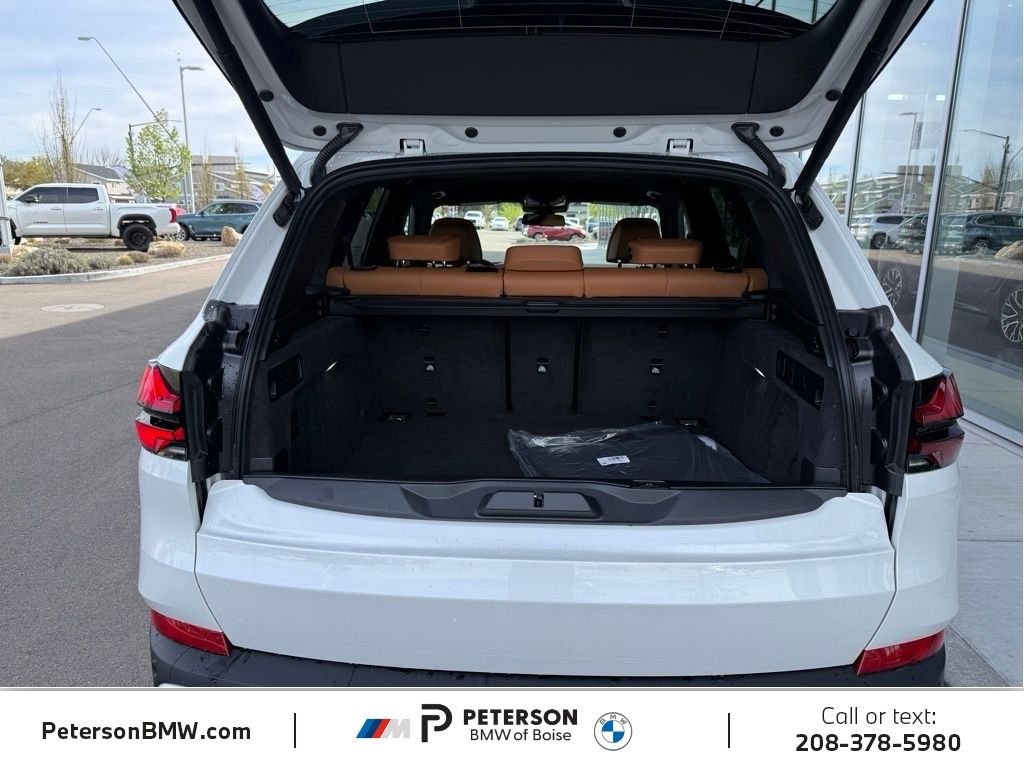 New 2026 Mineral White Metallic BMW xDrive50e image 9