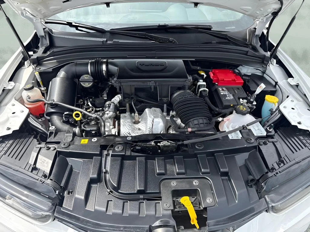 Used 2025 White Alfa Romeo Base image 19