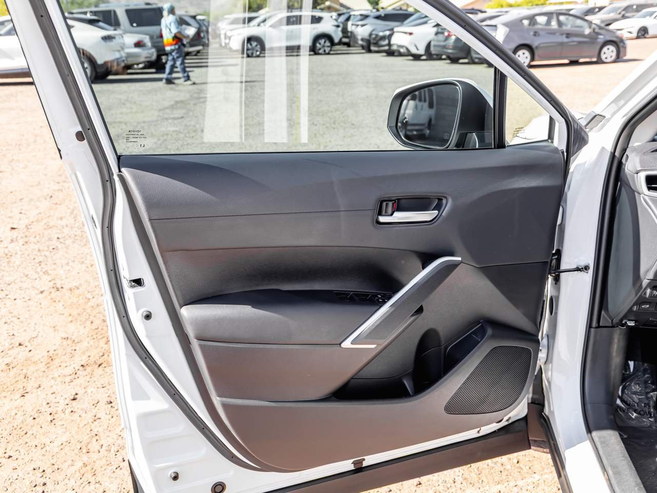 Used 2023 Wind Chill Pearl Toyota XLE image 9
