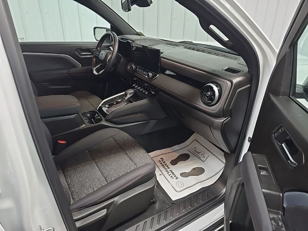 Used 2025 Summit White Chevrolet Z71 image 15