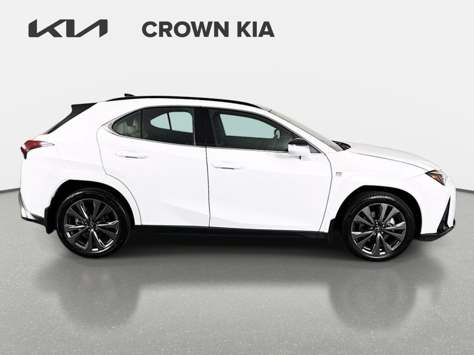 Used 2025 Ultra White Lexus UX 300h F SPORT Design image 4