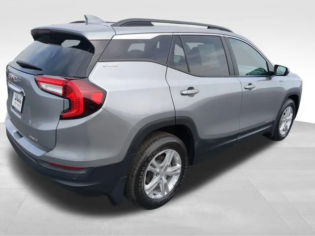 Used 2024 Sterling Metallic GMC SLE image 5