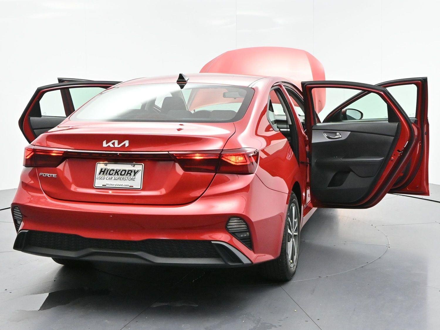 Used 2022 Currant Red Kia LXS image 36