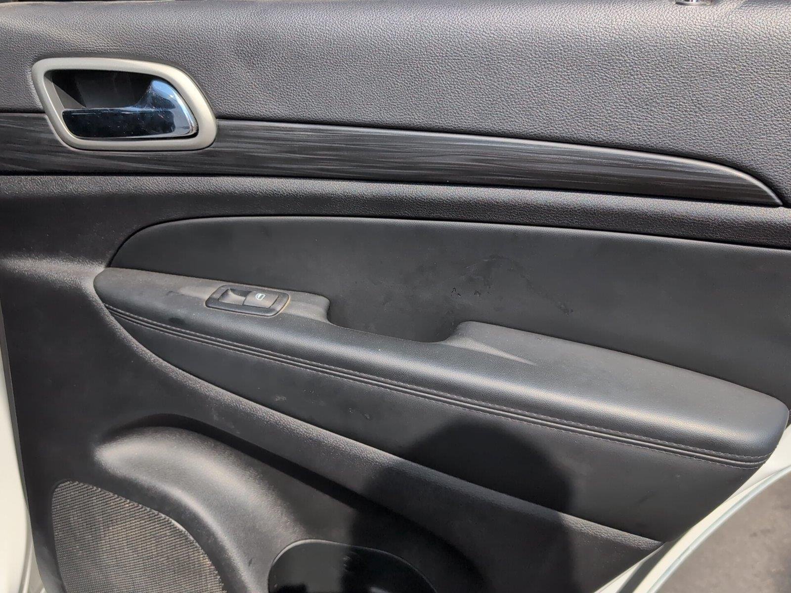 Used 2022 Bright White Clearcoat Jeep Laredo X image 36
