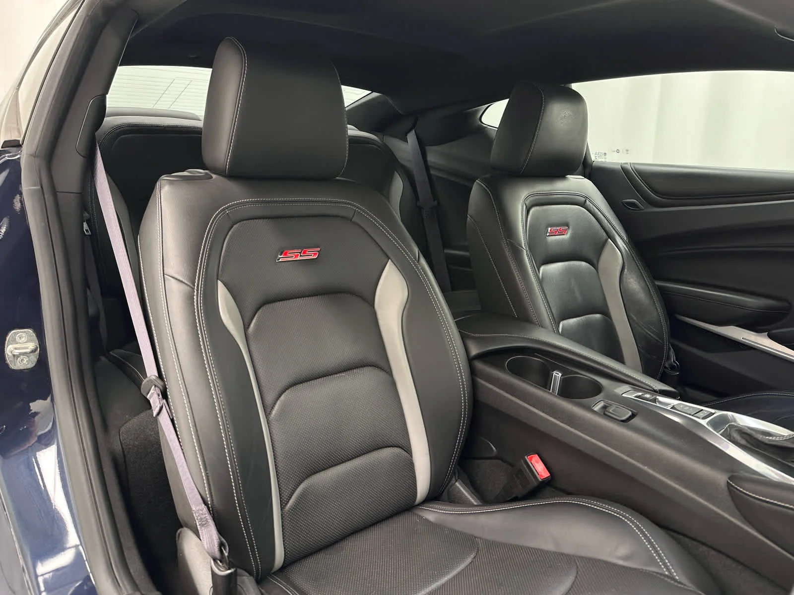 Used 2016 Blue Velvet Metallic Chevrolet 2SS image 17