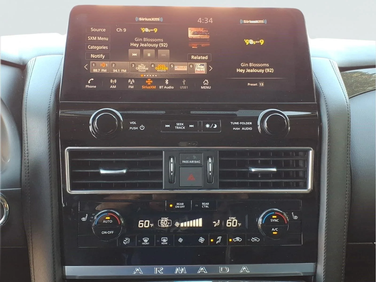 Used 2023  Nissan SV image 14