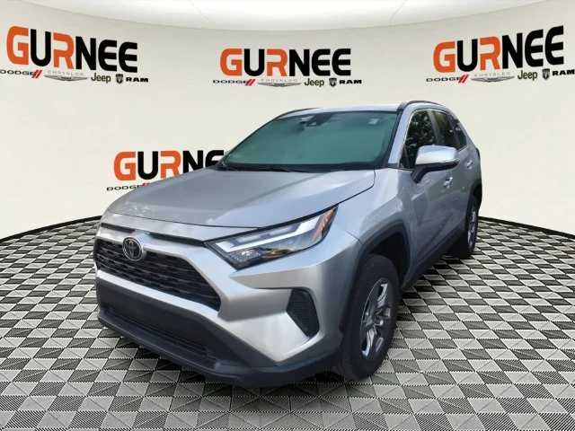 Used 2023  Toyota XLE image 7
