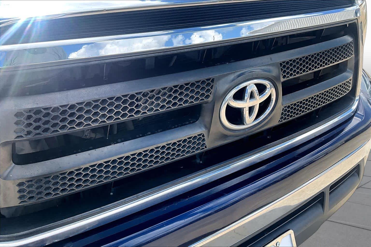 Used 2010 Nautical Blue Metallic Toyota  image 27