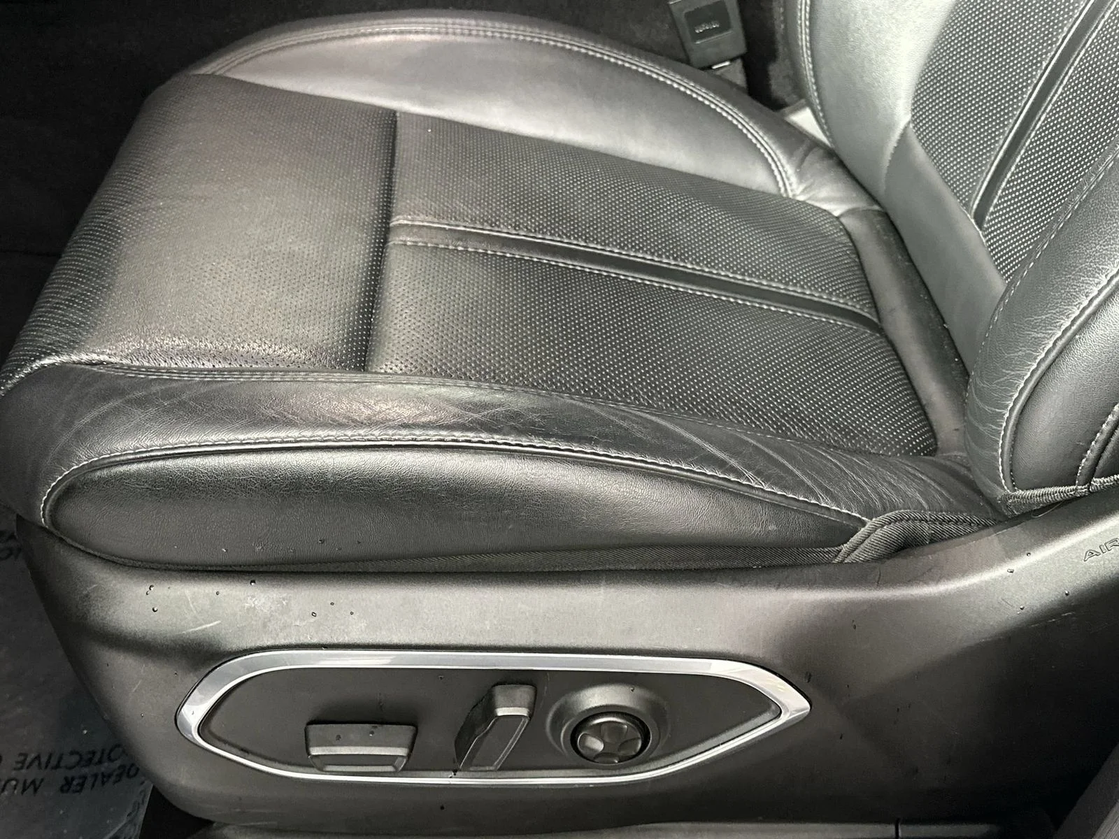 Used 2024 White Jeep Series III image 12