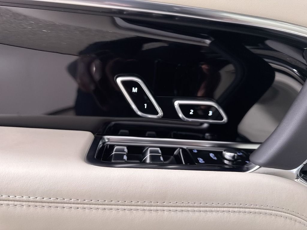 2026 Land Rover Range Rover SE - Photo 12