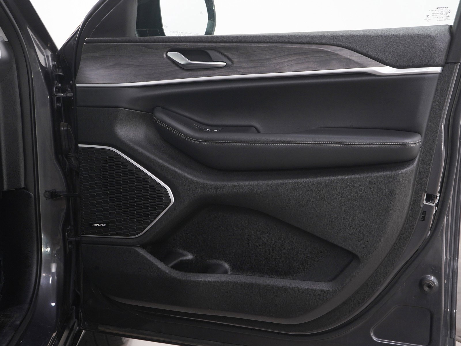 Used 2022  Jeep Limited image 12