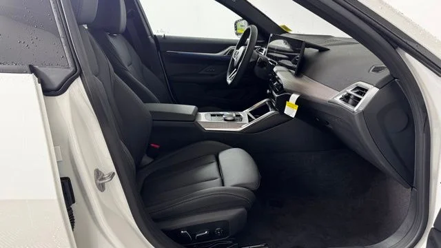 New 2026 Alpine White BMW xDrive40 image 23