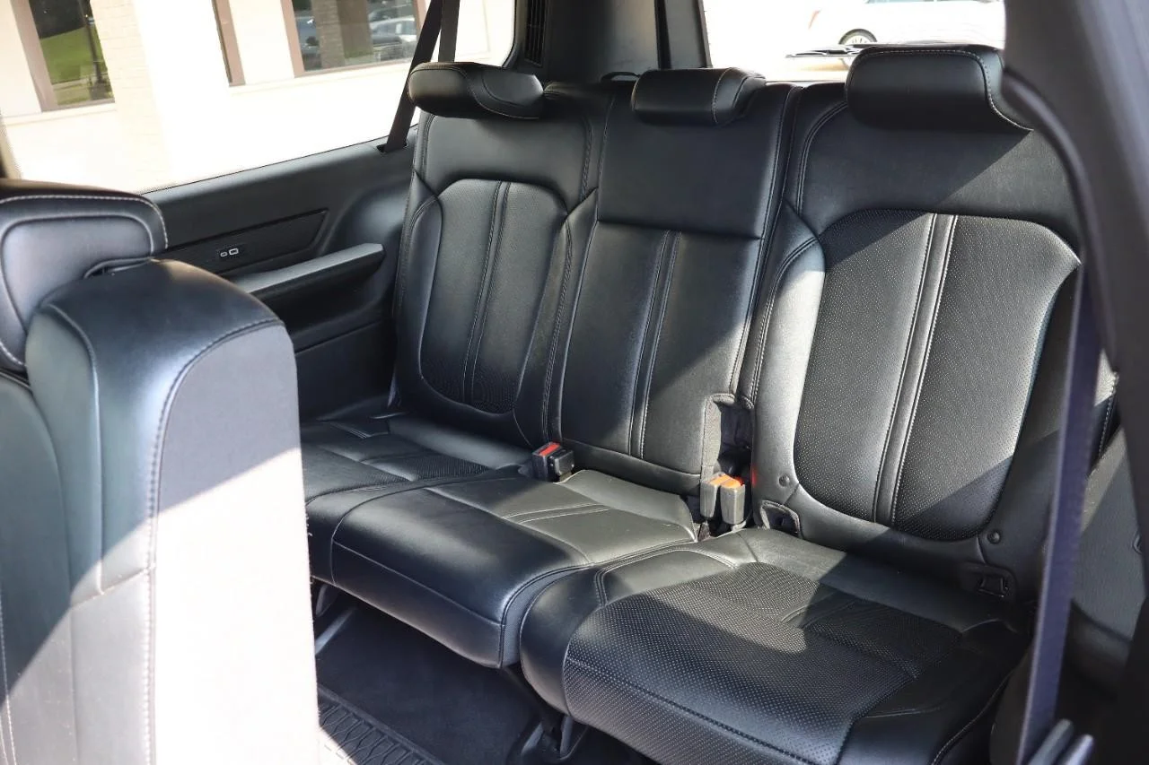 Used 2024 Diamond Black Crystal Pearl Coat Jeep Series II image 19