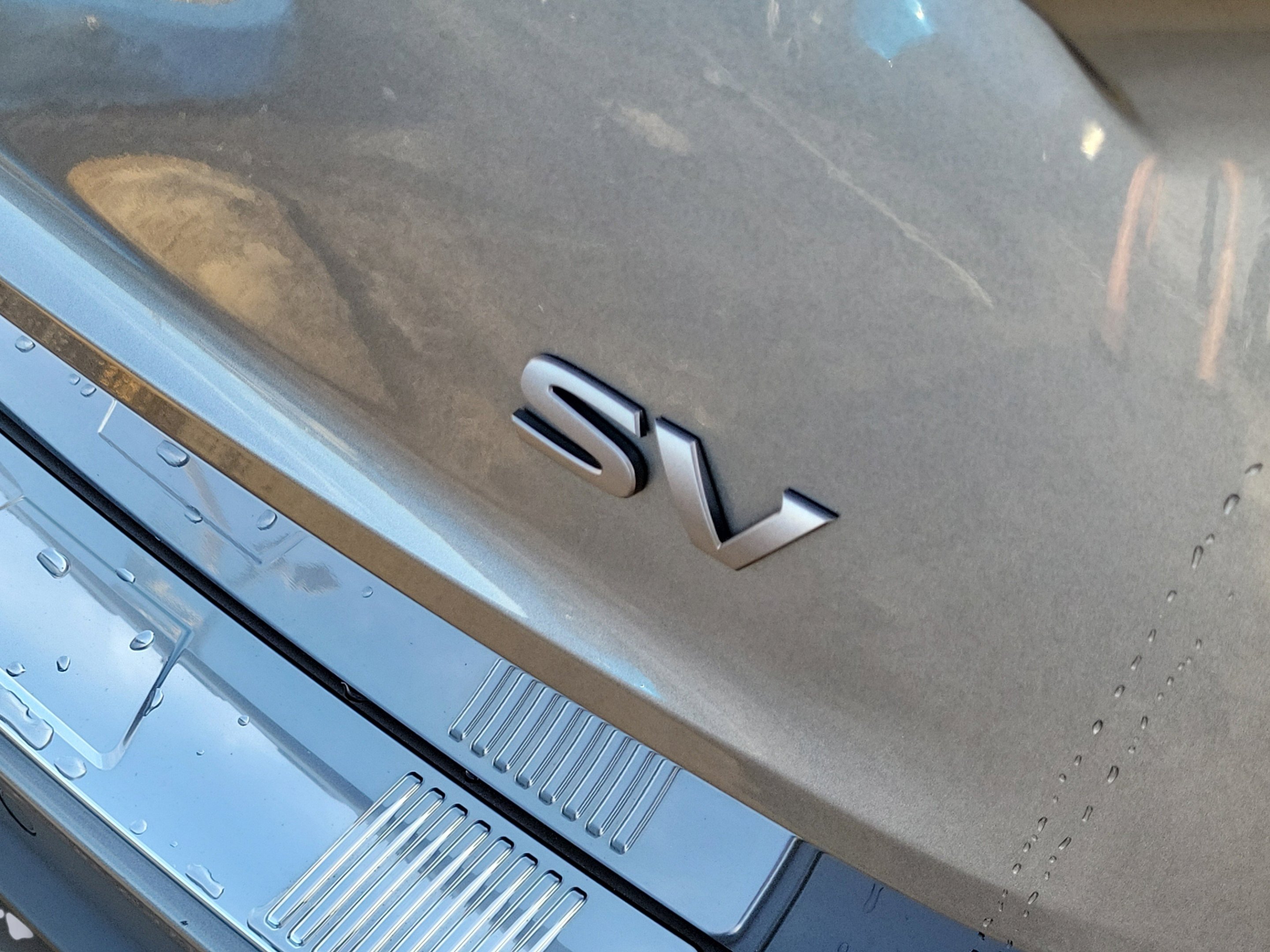 Used 2024 Gun Metallic Nissan SV image 5