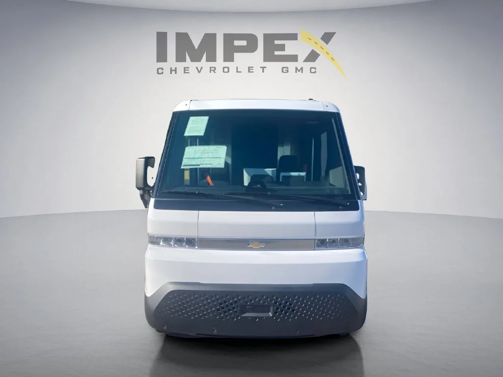Used 2025 Oyster White Chevrolet EJY image 5