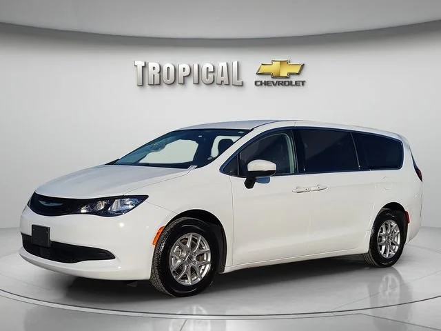 Used 2023 White Chrysler LX image 1