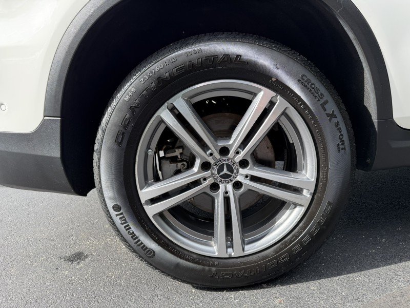 Certified Used 2022  Mercedes-Benz GLC 300 image 30