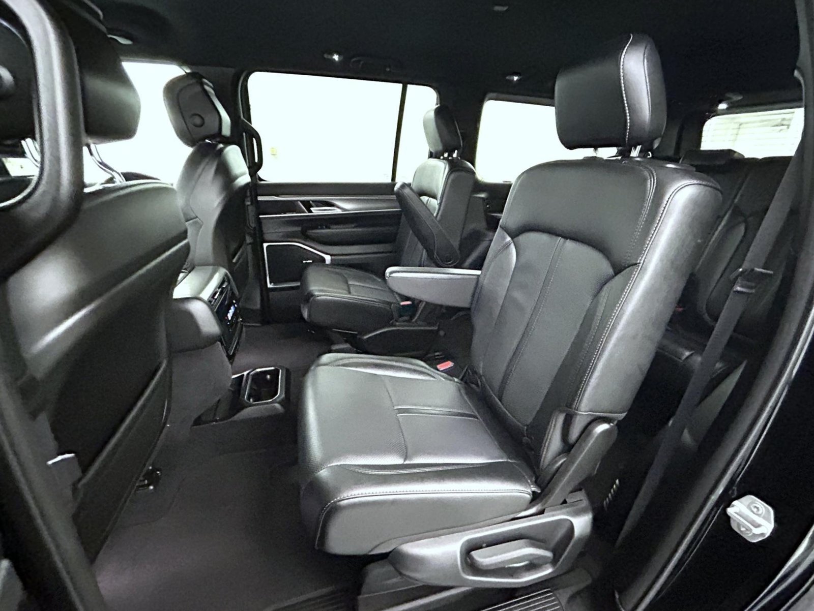 Used 2025 Black Jeep Series II image 21
