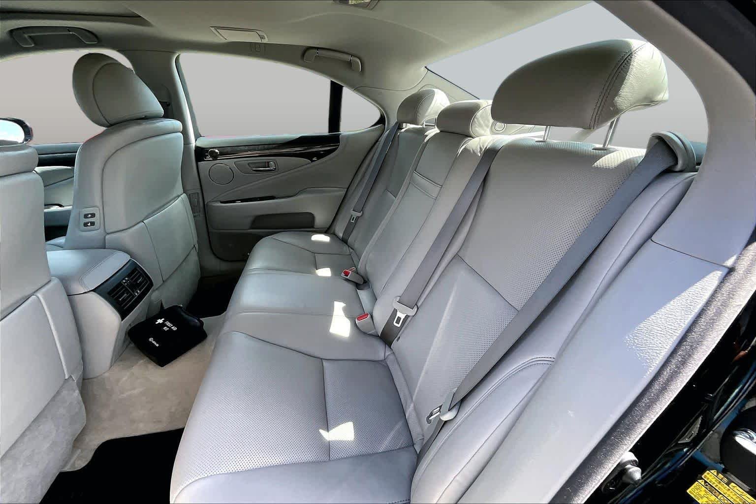 Used 2012 Obsidian Lexus  image 20