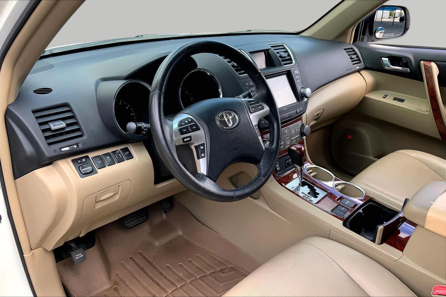 Used 2012 Blizzard Pearl Toyota Limited image 18