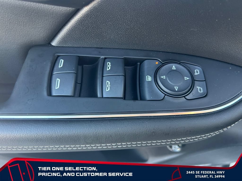Used 2023 WHITE FROST TRICOAT Buick Avenir image 13