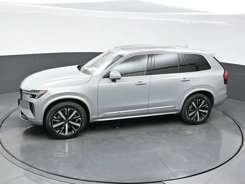 New 2026 Vapour Grey Volvo Core image 41