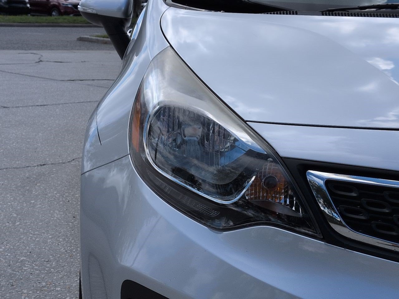 Used 2014 Bright Silver Kia EX image 11