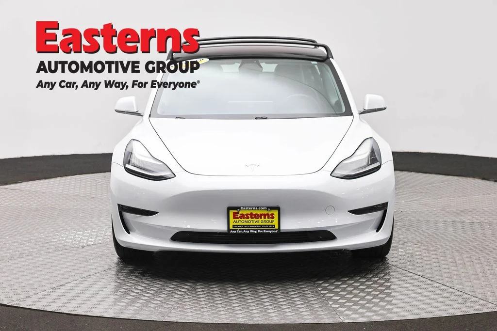Used 2018 White Tesla Long Range image 2