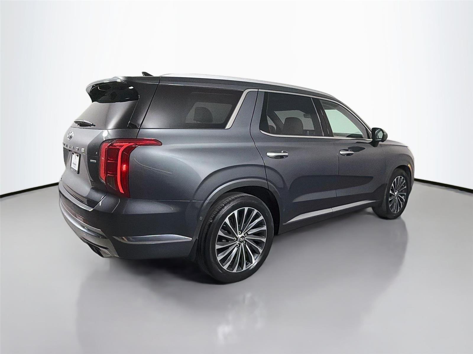 Used 2023 Steel Graphite Hyundai Calligraphy image 5