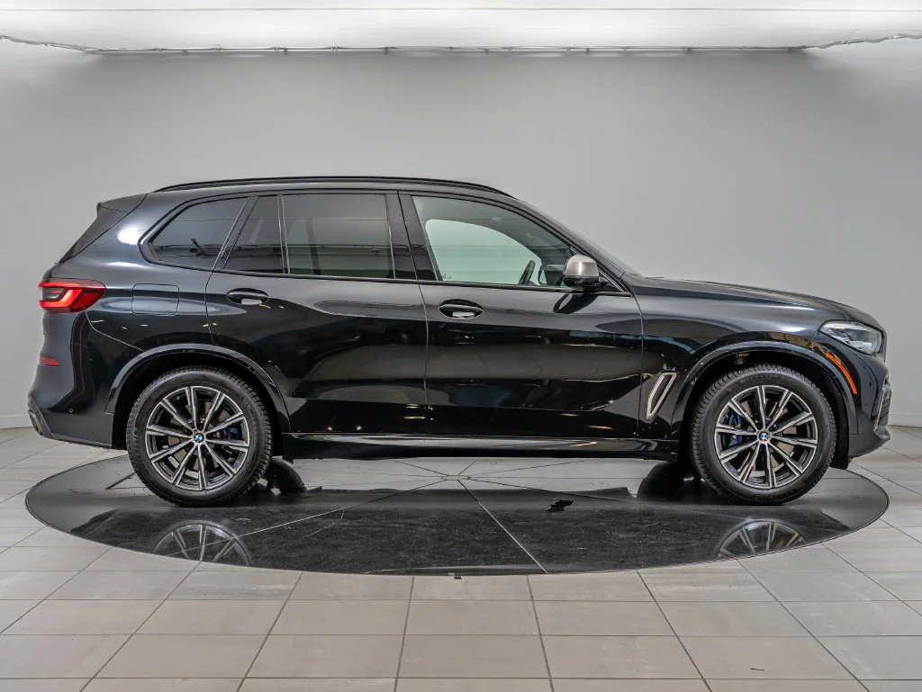 Used 2020 Black Sapphire Metallic BMW M50i image 11