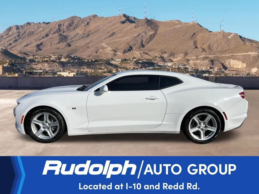 Used 2022 White Chevrolet 1LT image 2