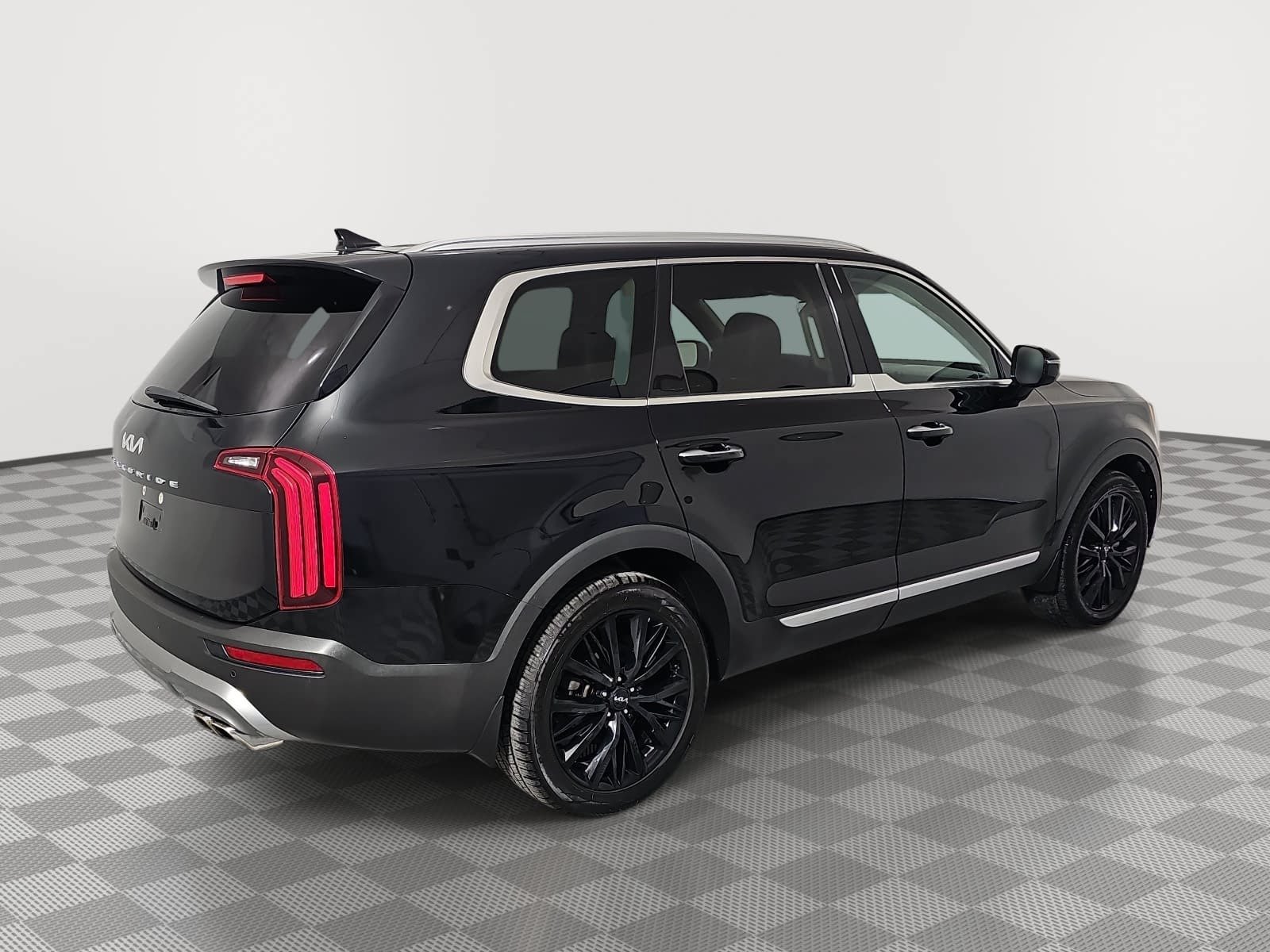 Used 2022 Black Kia SX image 8