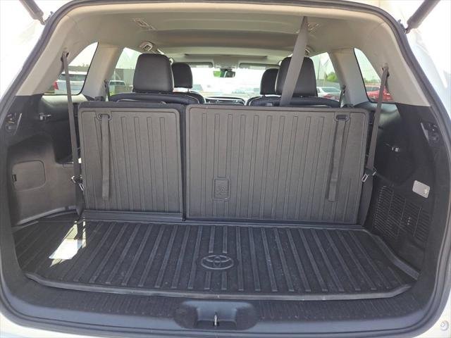 Certified Used 2018 BLIZZARD PEARL Toyota  image 29