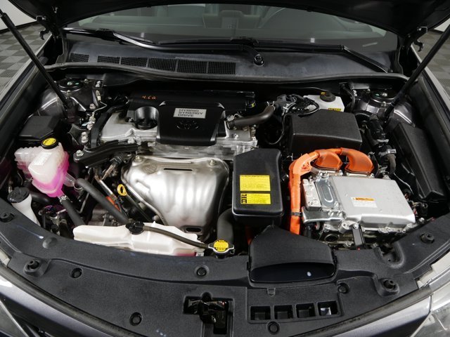 Used 2014 Magnetic Gray Metallic Toyota SE image 28